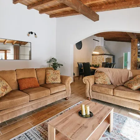 别墅 Stunning For 10 People With Large Heated Pool-50m2, Jacuzzi And Gym - By Ta Leut Agency *