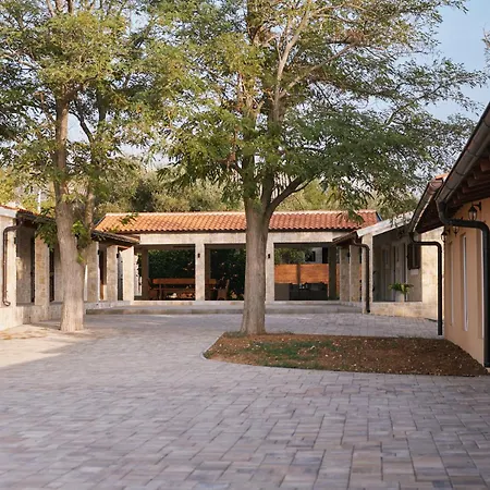 Stunning For 10 People With Large Heated Pool-50m2, Jacuzzi And Gym - By Ta Leut Agency Villa *