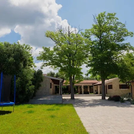 别墅 Stunning For 10 People With Large Heated Pool-50m2, Jacuzzi And Gym - By Ta Leut Agency *