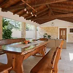 Villa Stunning For 10 People With Large Heated Pool-50m2, Jacuzzi And Gym - By Ta Leut Agency