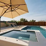 Stunning For 10 People With Large Heated Pool-50m2, Jacuzzi And Gym - By Ta Leut Agency Privlaka (Zadar)