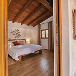 Stunning For 10 People With Large Heated Pool-50m2, Jacuzzi And Gym - By Ta Leut Agency Villa