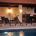 Stunning For 10 People With Large Heated Pool-50m2, Jacuzzi And Gym - By Ta Leut Agency
