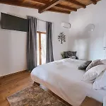 Villa Stunning For 10 People With Large Heated Pool-50m2, Jacuzzi And Gym - By Ta Leut Agency *
