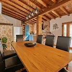 Stunning For 10 People With Large Heated Pool-50m2, Jacuzzi And Gym - By Ta Leut Agency * Privlaka (Zadar)