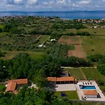 Stunning For 10 People With Large Heated Pool-50m2, Jacuzzi And Gym - By Ta Leut Agency Privlaka (Zadar)