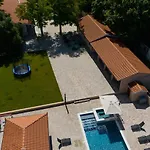 Stunning For 10 People With Large Heated Pool-50m2, Jacuzzi And Gym - By Ta Leut Agency * Privlaka (Zadar)