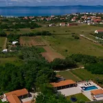 Stunning For 10 People With Large Heated Pool-50m2, Jacuzzi And Gym - By Ta Leut Agency * Privlaka (Zadar)