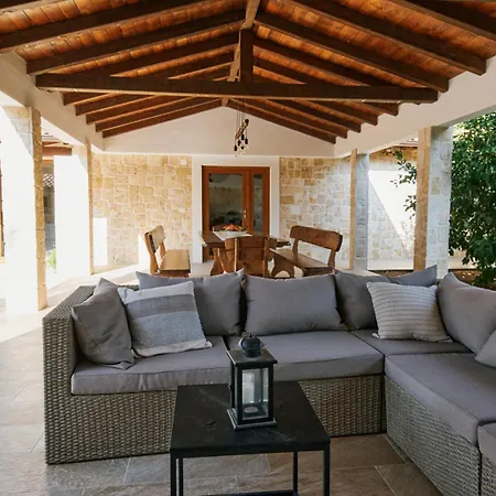 Stunning For 10 People With Large Heated Pool-50m2, Jacuzzi And Gym - By Ta Leut Agency *