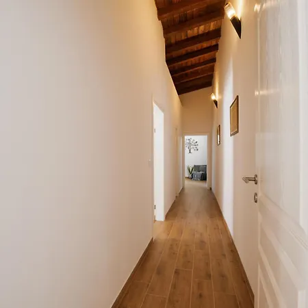 Villa Stunning For 10 People With Large Heated Pool-50m2, Jacuzzi And Gym - By Ta Leut Agency