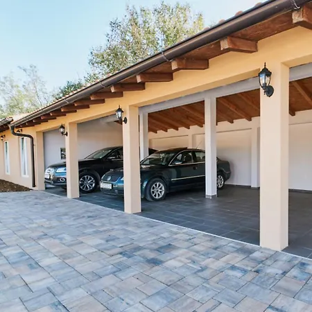 Stunning For 10 People With Large Heated Pool-50m2, Jacuzzi And Gym - By Ta Leut Agency Villa *