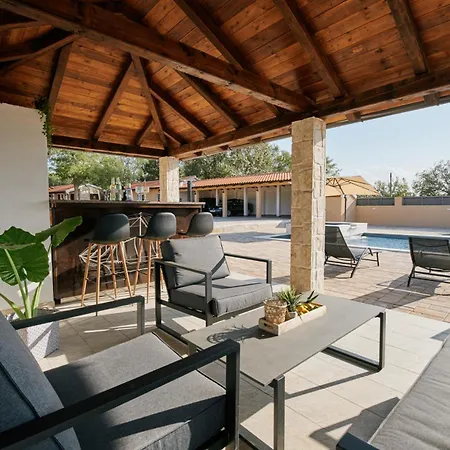 Stunning For 10 People With Large Heated Pool-50m2, Jacuzzi And Gym - By Ta Leut Agency * Privlaka (Zadar)