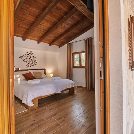 Stunning For 10 People With Large Heated Pool-50m2, Jacuzzi And Gym - By Ta Leut Agency Villa