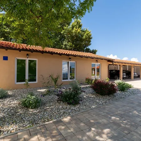 Stunning For 10 People With Large Heated Pool-50m2, Jacuzzi And Gym - By Ta Leut Agency Privlaka (Zadar)