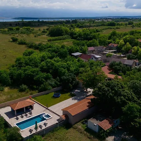 Stunning For 10 People With Large Heated Pool-50m2, Jacuzzi And Gym - By Ta Leut Agency Villa *