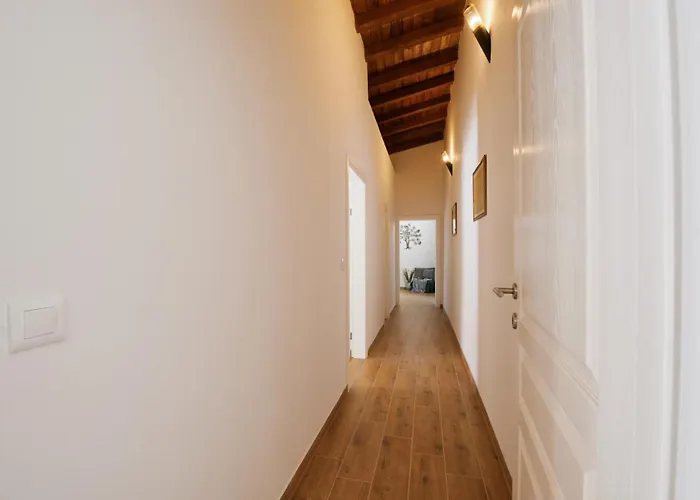 Villa Stunning For 10 People With Large Heated Pool-50m2, Jacuzzi And Gym - By Ta Leut Agency