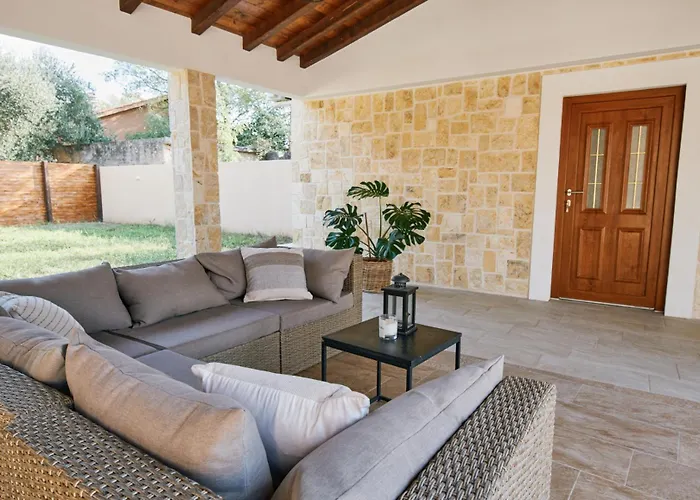 Stunning For 10 People With Large Heated Pool-50m2, Jacuzzi And Gym - By Ta Leut Agency Villa Privlaka