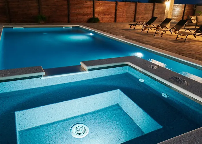 Villa Stunning For 10 People With Large Heated Pool-50m2, Jacuzzi And Gym - By Ta Leut Agency Privlaka (Zadar)