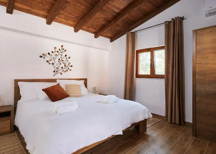 Stunning For 10 People With Large Heated Pool-50m2, Jacuzzi And Gym - By Ta Leut Agency Villa
