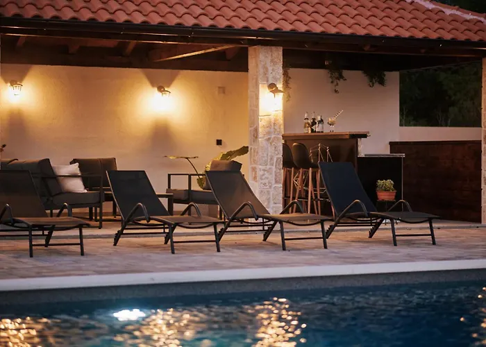 Stunning For 10 People With Large Heated Pool-50m2, Jacuzzi And Gym - By Ta Leut Agency