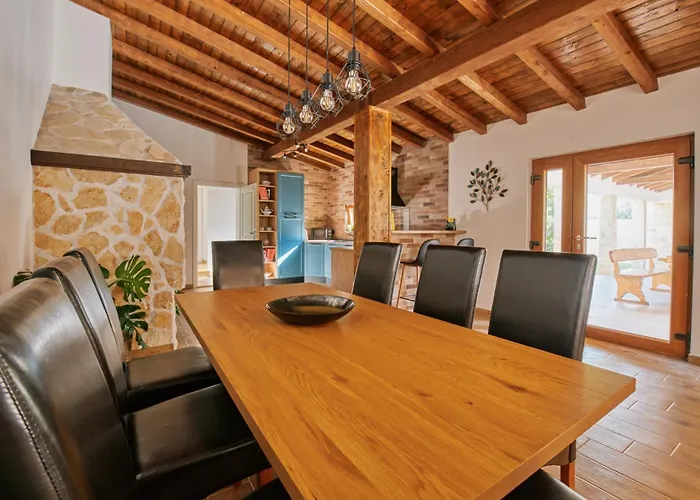 Stunning For 10 People With Large Heated Pool-50m2, Jacuzzi And Gym - By Ta Leut Agency * Privlaka