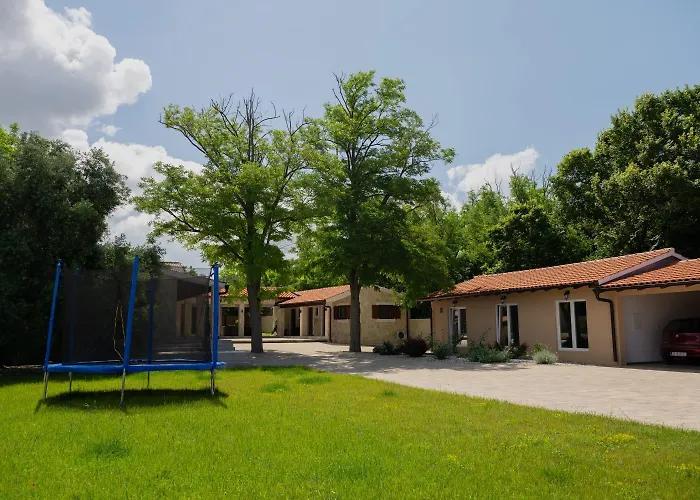 Stunning For 10 People With Large Heated Pool-50m2, Jacuzzi And Gym - By Ta Leut Agency Villa