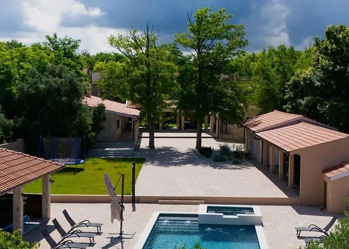 Stunning For 10 People With Large Heated Pool-50m2, Jacuzzi And Gym - By Ta Leut Agency Villa
