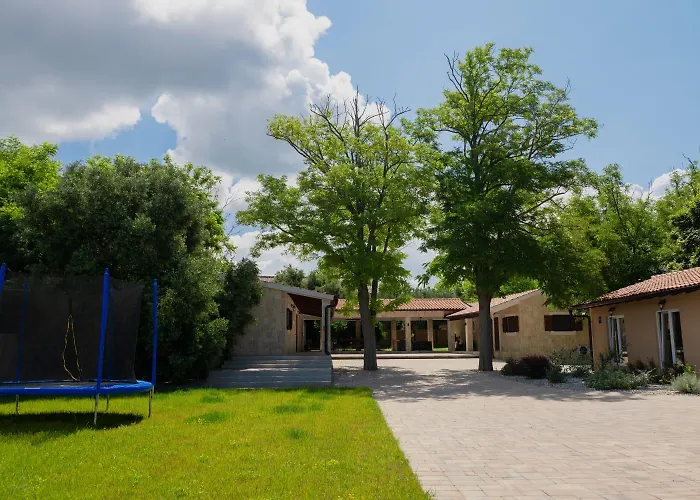 Villa Stunning For 10 People With Large Heated Pool-50m2, Jacuzzi And Gym - By Ta Leut Agency *