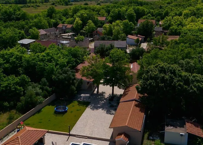 Stunning For 10 People With Large Heated Pool-50m2, Jacuzzi And Gym - By Ta Leut Agency